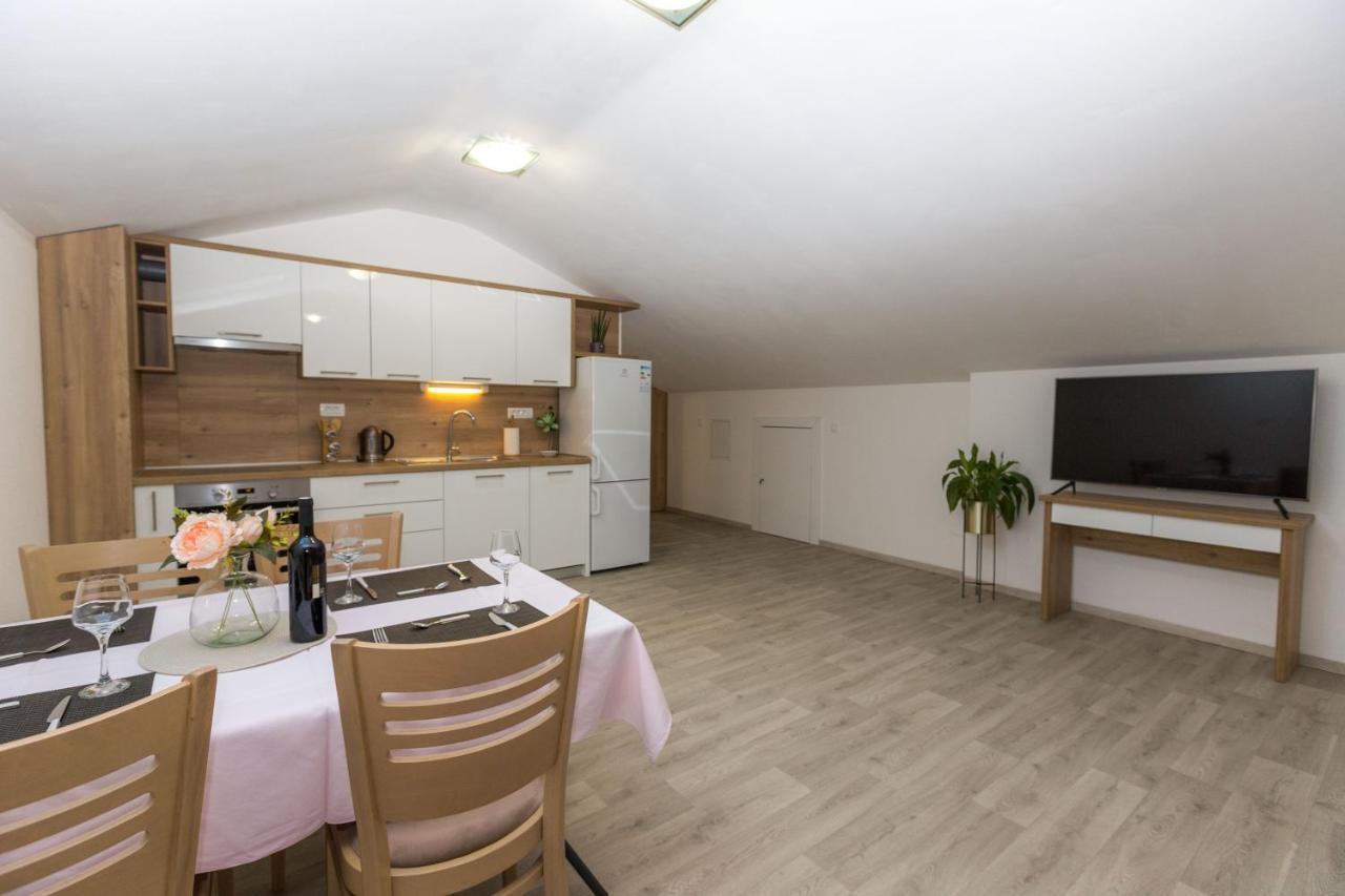 Apartmani Villa Paulo 斯塔利格拉德-帕克利尼卡 外观 照片