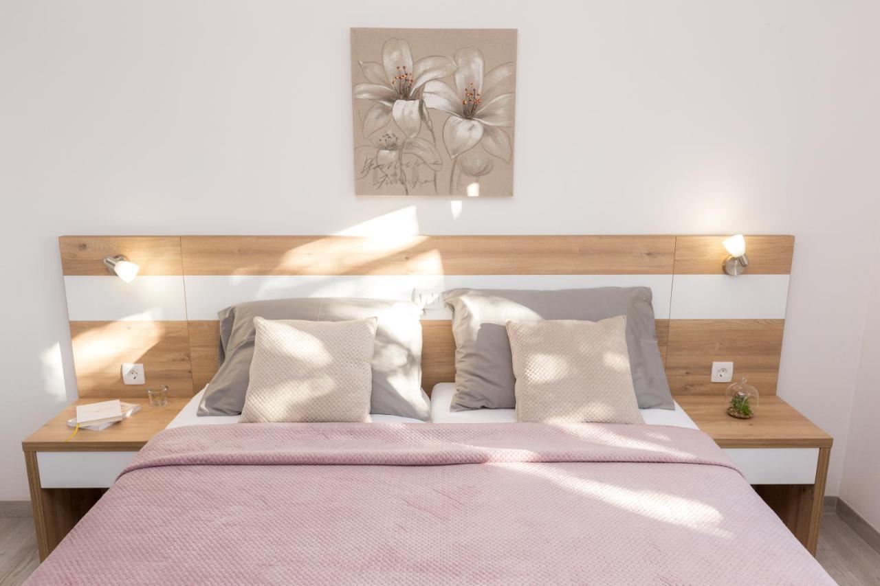Apartmani Villa Paulo 斯塔利格拉德-帕克利尼卡 外观 照片
