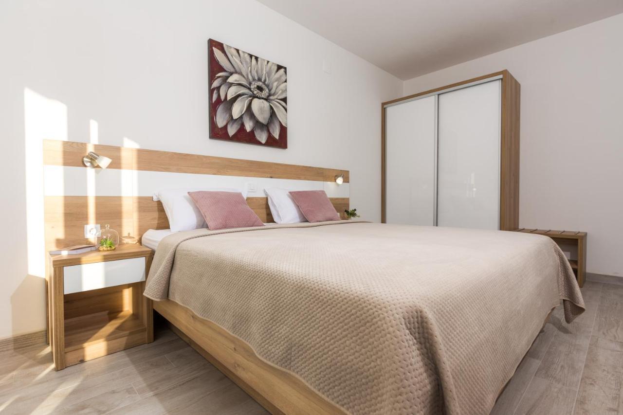 Apartmani Villa Paulo 斯塔利格拉德-帕克利尼卡 外观 照片