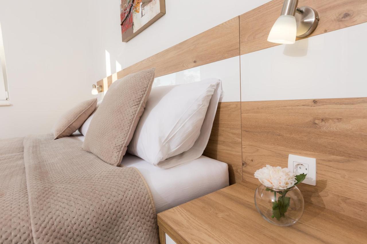 Apartmani Villa Paulo 斯塔利格拉德-帕克利尼卡 外观 照片