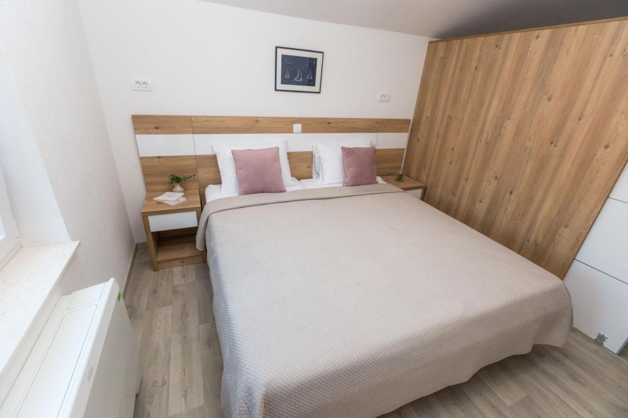 Apartmani Villa Paulo 斯塔利格拉德-帕克利尼卡 外观 照片