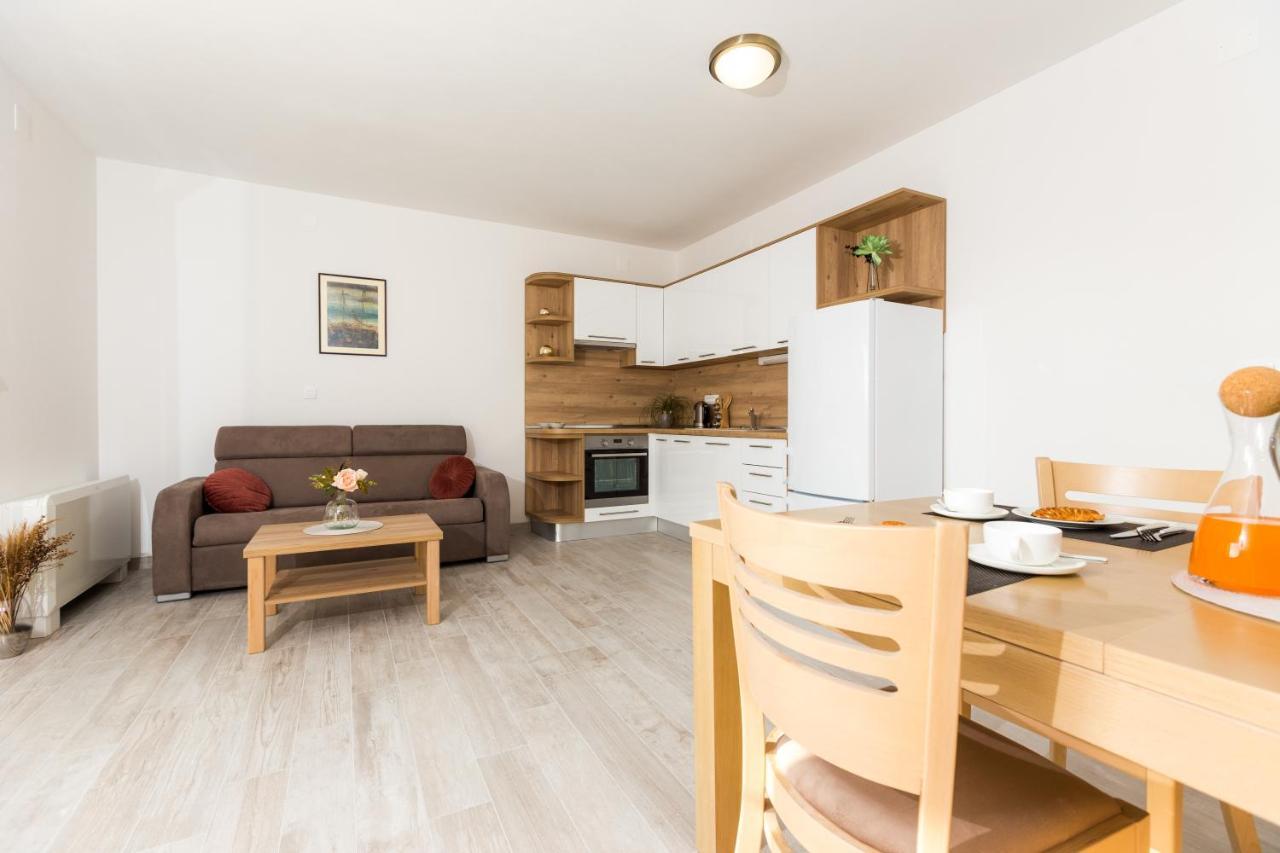 Apartmani Villa Paulo 斯塔利格拉德-帕克利尼卡 外观 照片