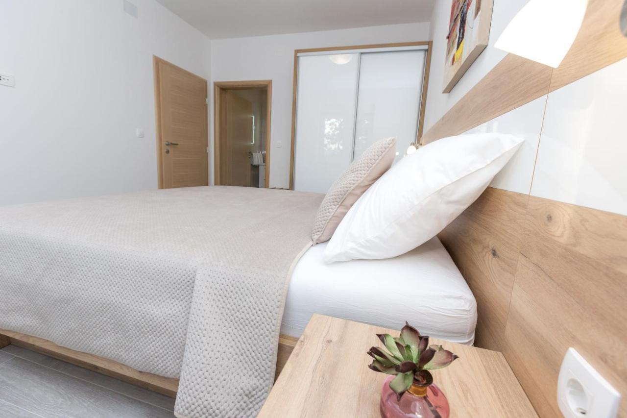 Apartmani Villa Paulo 斯塔利格拉德-帕克利尼卡 外观 照片