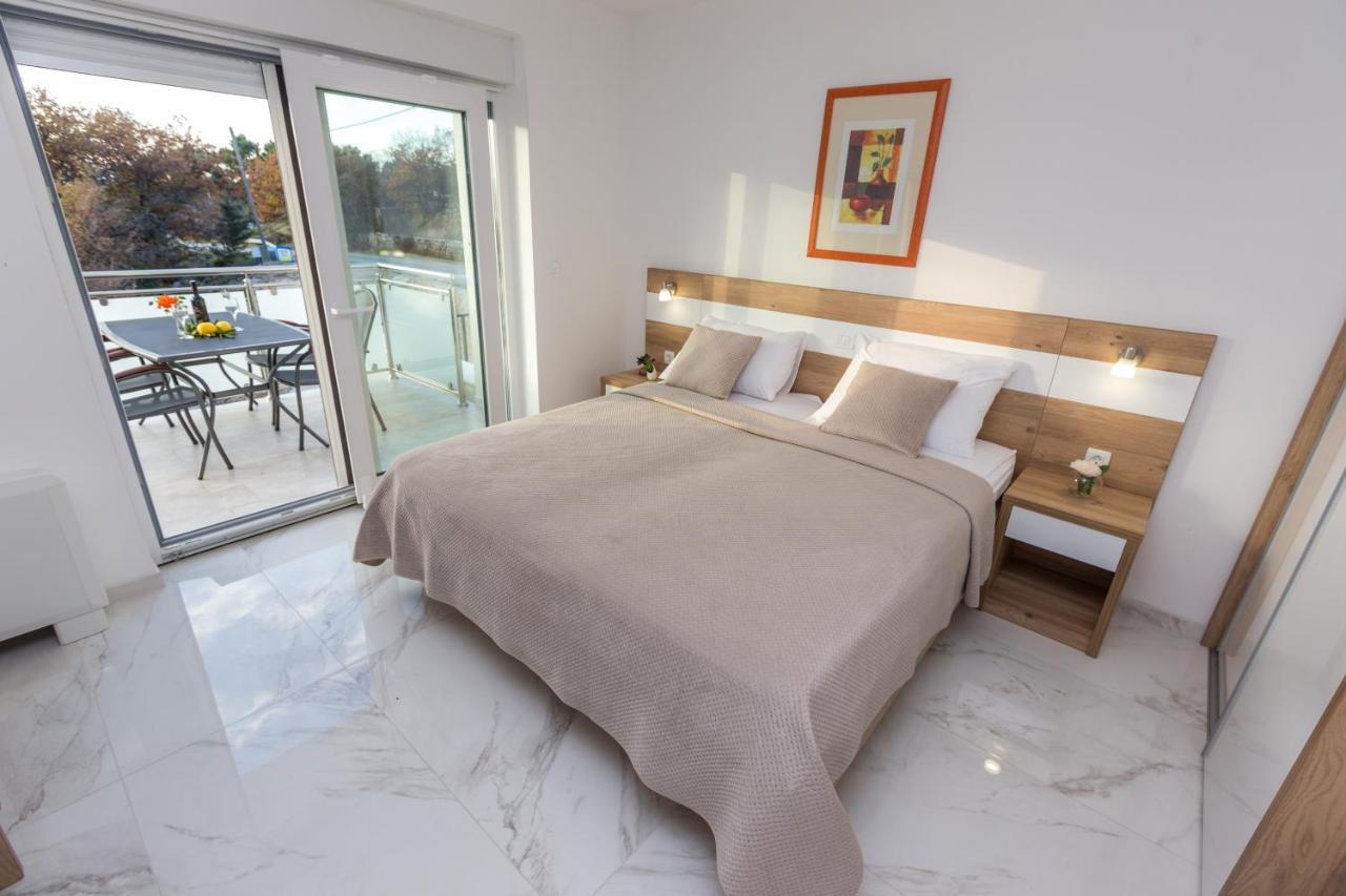 Apartmani Villa Paulo 斯塔利格拉德-帕克利尼卡 外观 照片